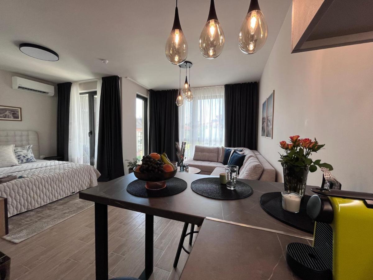 Azur Alegria Studio - Free Parking & Pool Sankt Konstantin & Helena Eksteriør billede