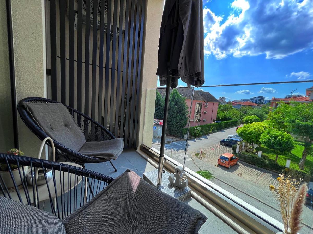 Azur Alegria Studio - Free Parking & Pool Sankt Konstantin & Helena Eksteriør billede